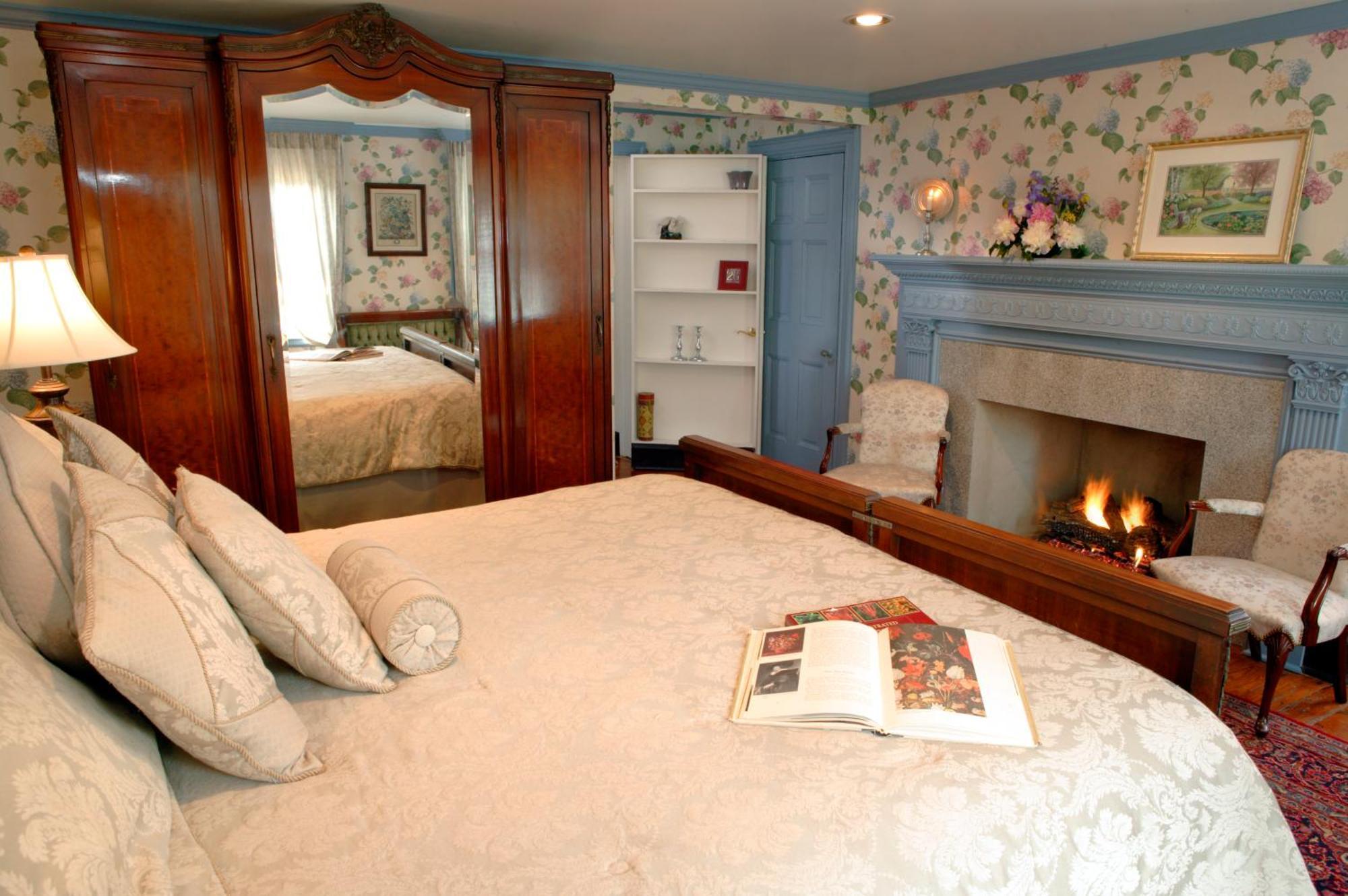 Cameron Estate Inn Mount Joy Room photo