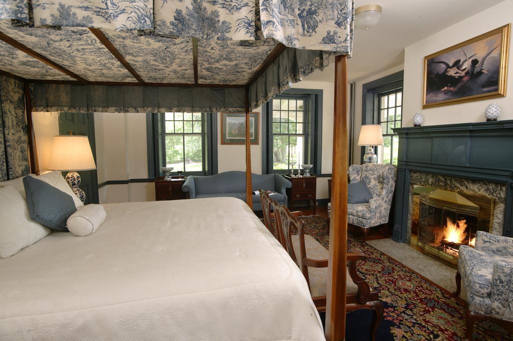 Cameron Estate Inn Mount Joy Room photo